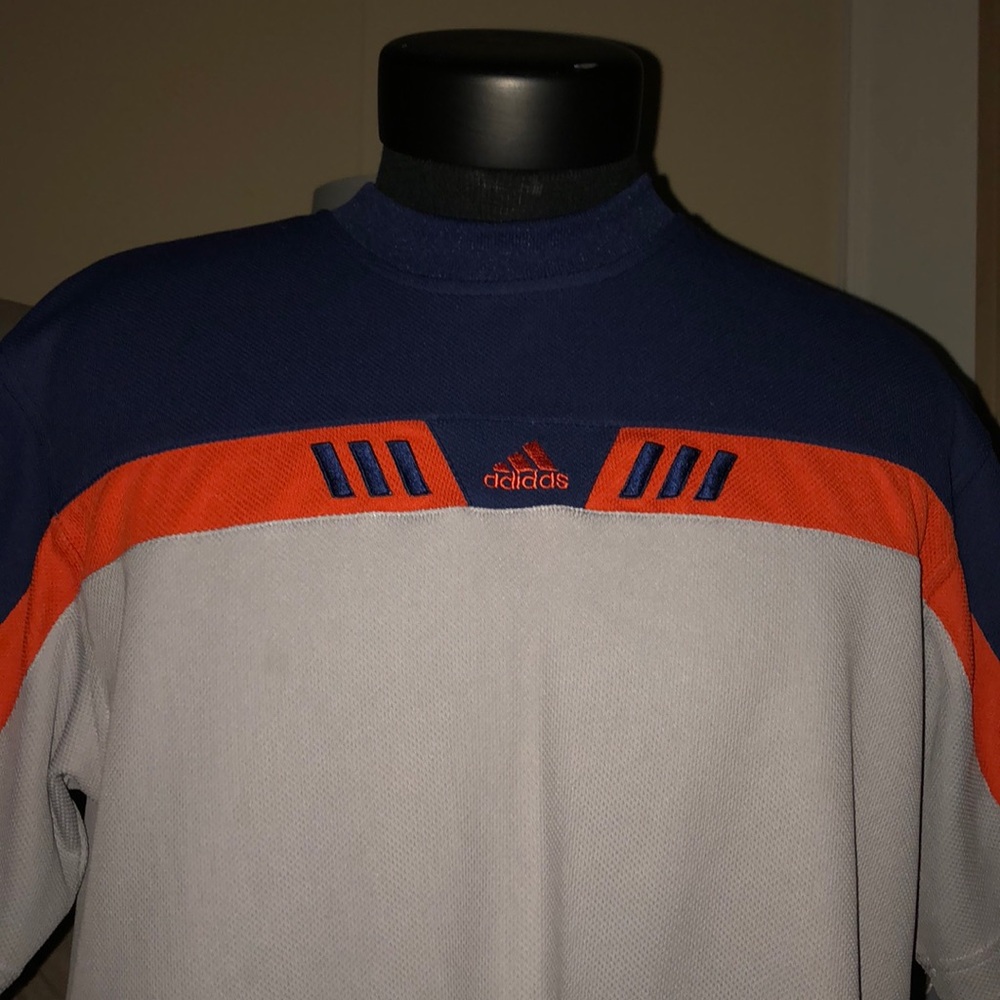 CLASSIC VINTAGE ADIDAS GREY ORANGE NAVY T SHIRT M